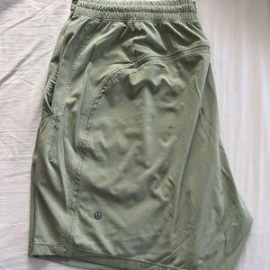 Lululemon Pace Breaker linerless 7 inch inseam XXL - Willow Green